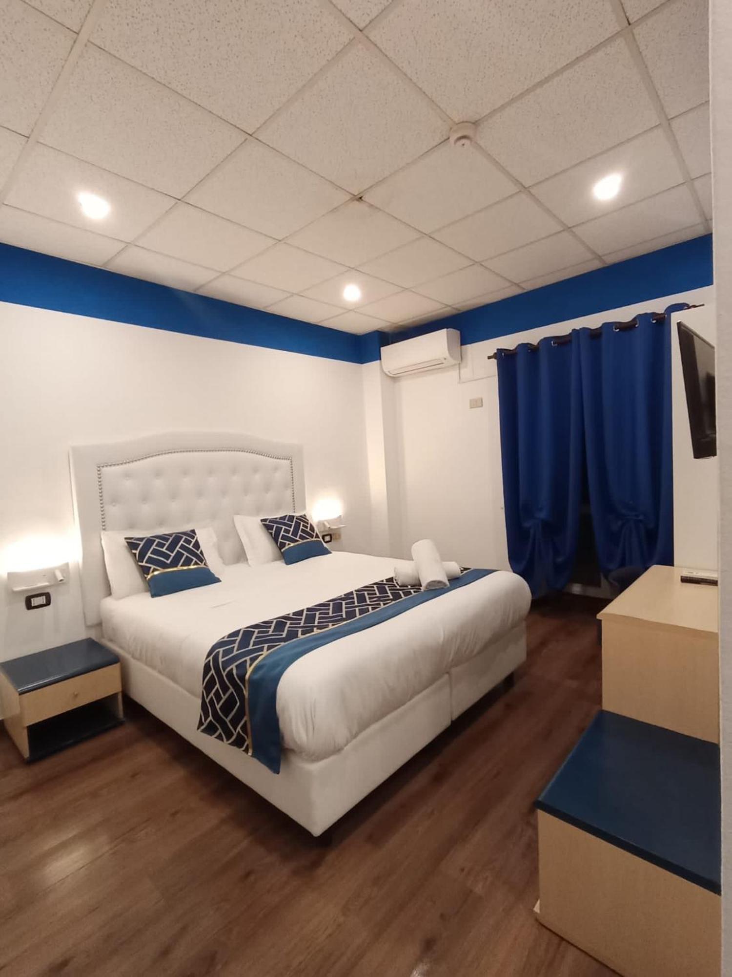 Hotel Veronese Генуя Экстерьер фото