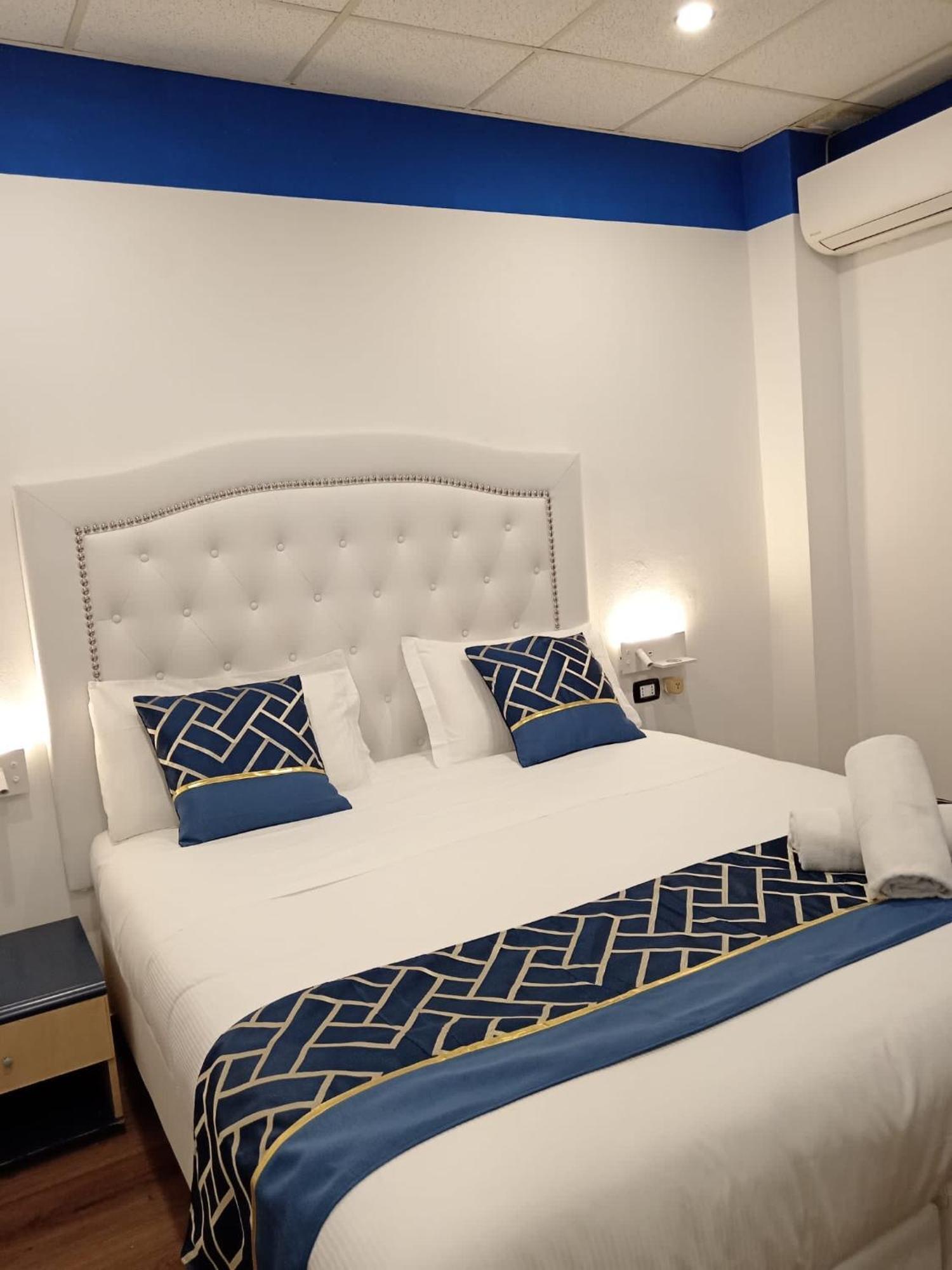 Hotel Veronese Генуя Экстерьер фото
