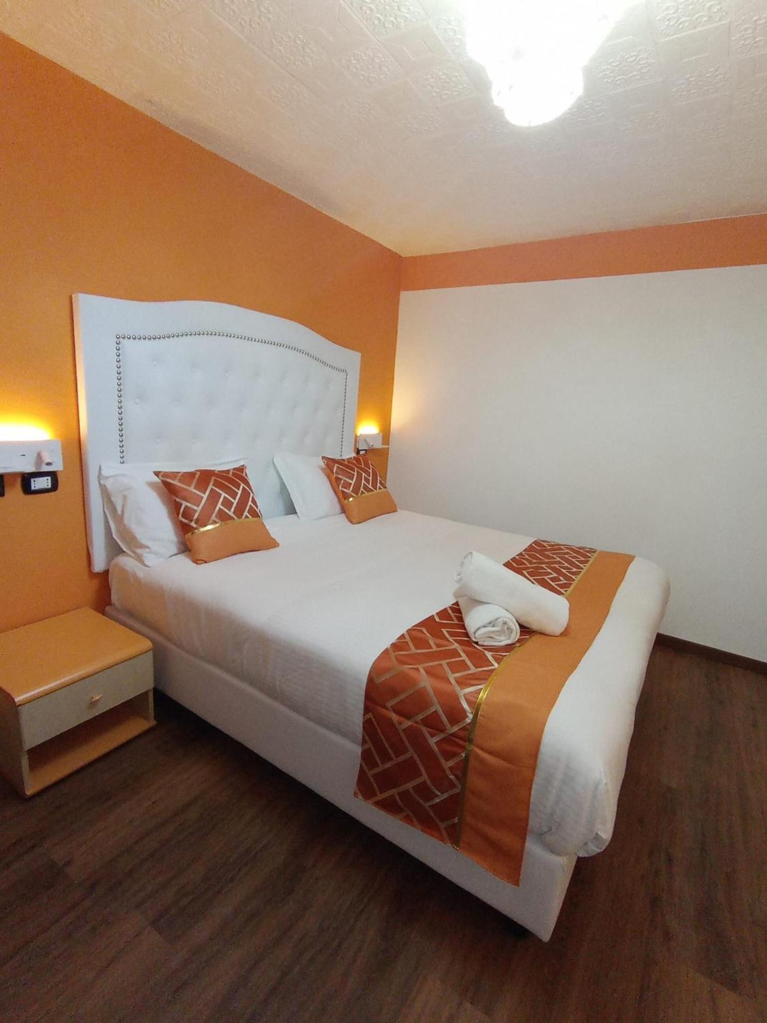 Hotel Veronese Генуя Экстерьер фото