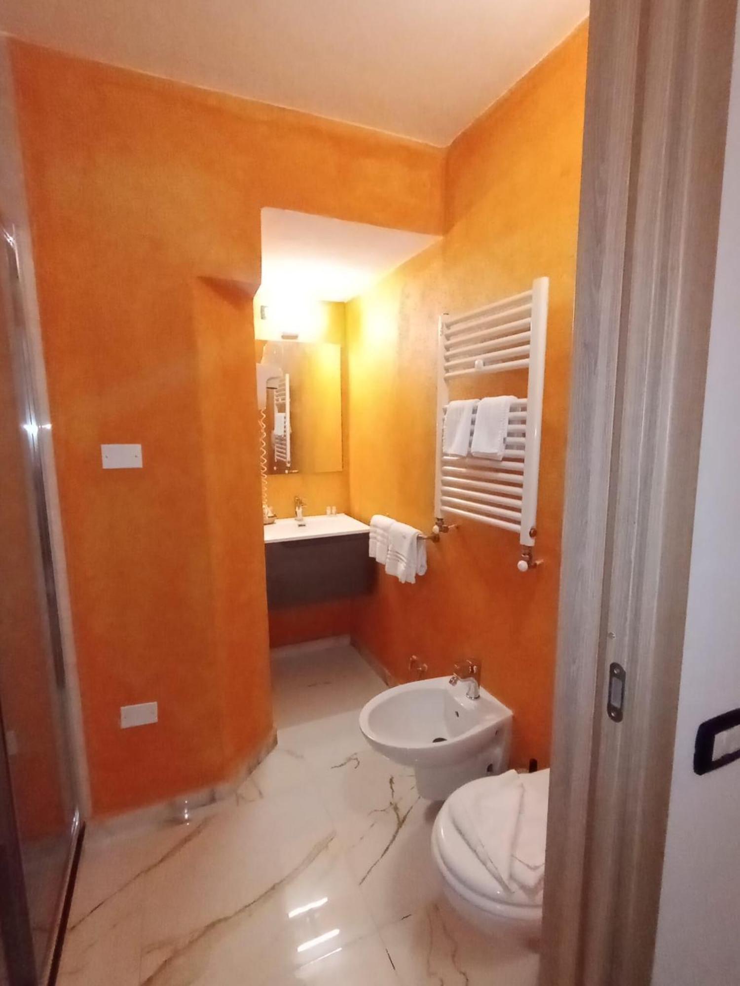 Hotel Veronese Генуя Экстерьер фото