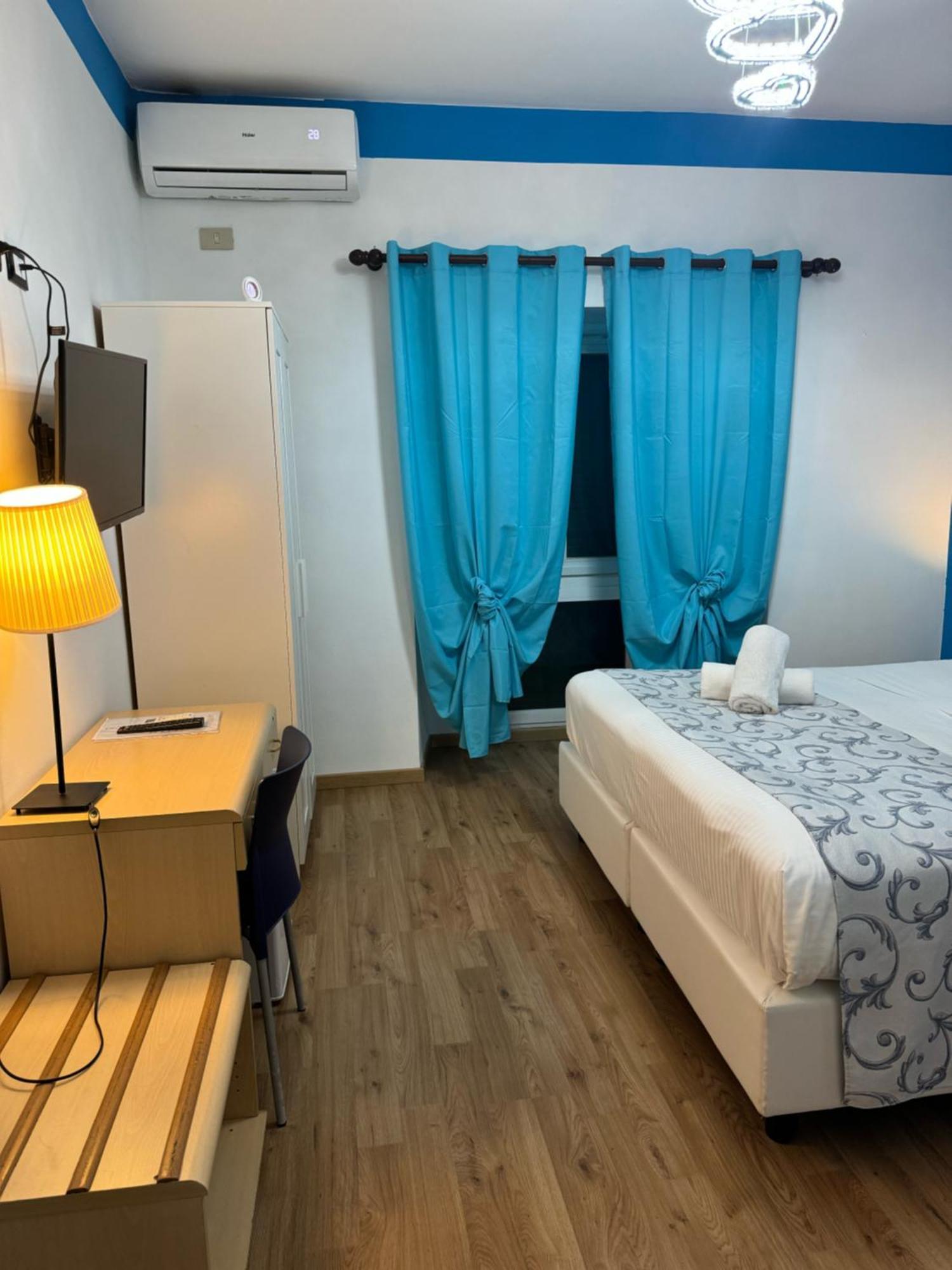 Hotel Veronese Генуя Экстерьер фото