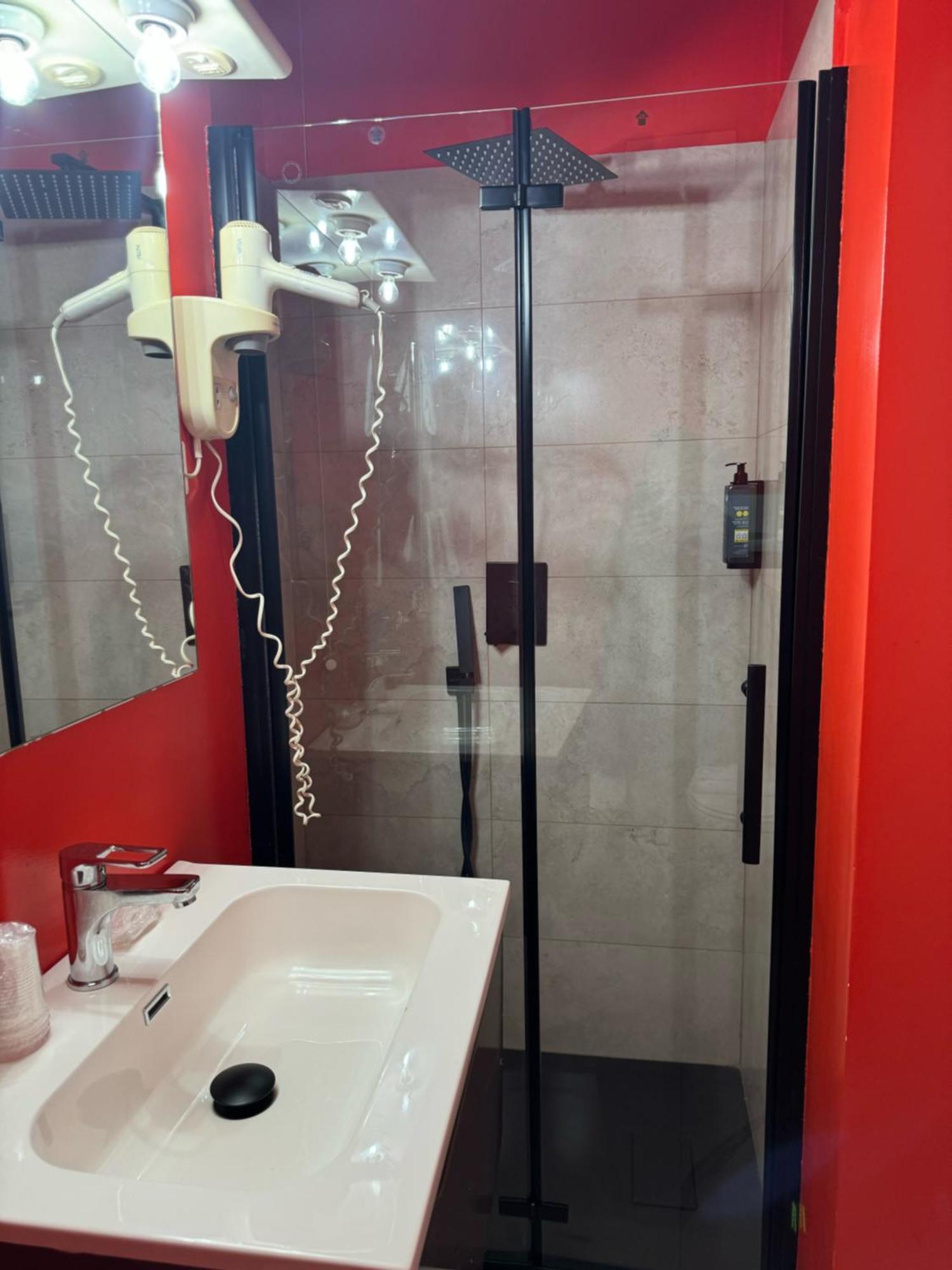 Hotel Veronese Генуя Экстерьер фото