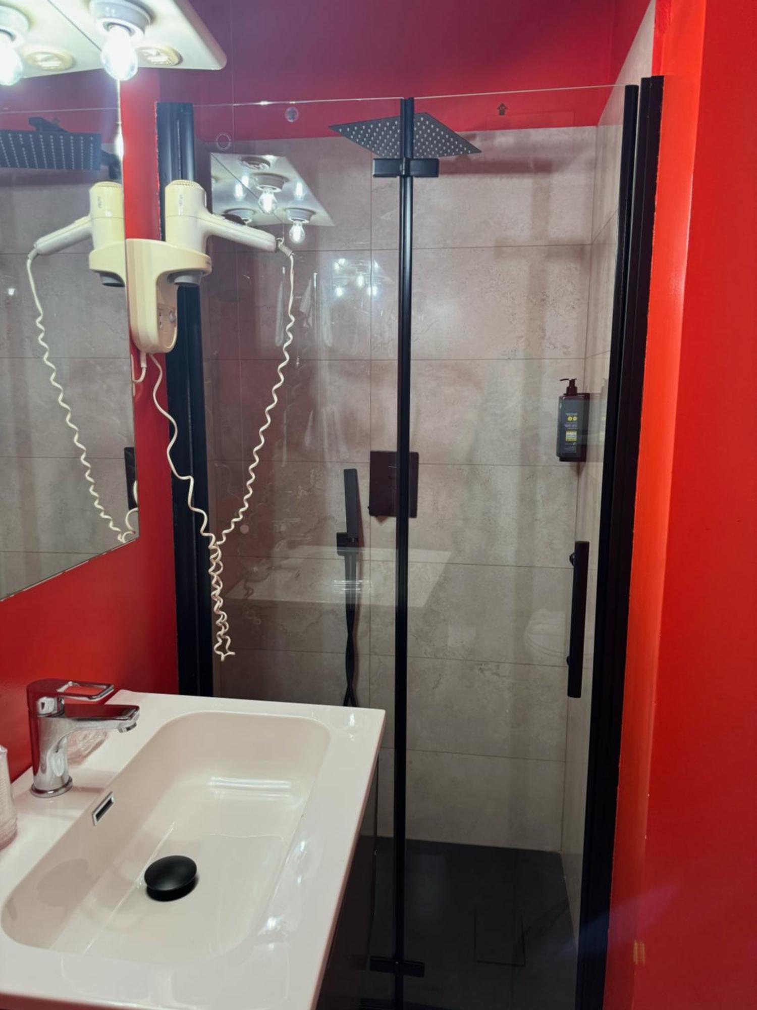 Hotel Veronese Генуя Экстерьер фото