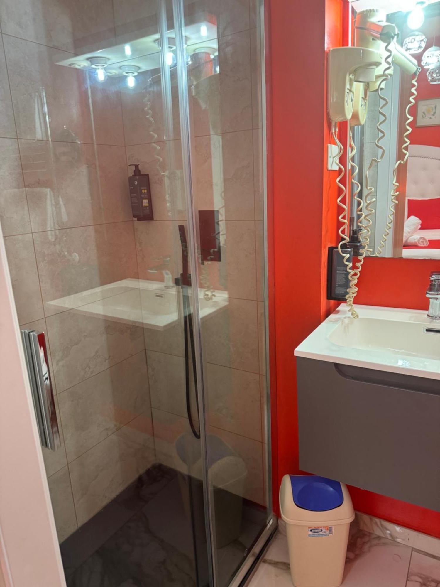 Hotel Veronese Генуя Экстерьер фото