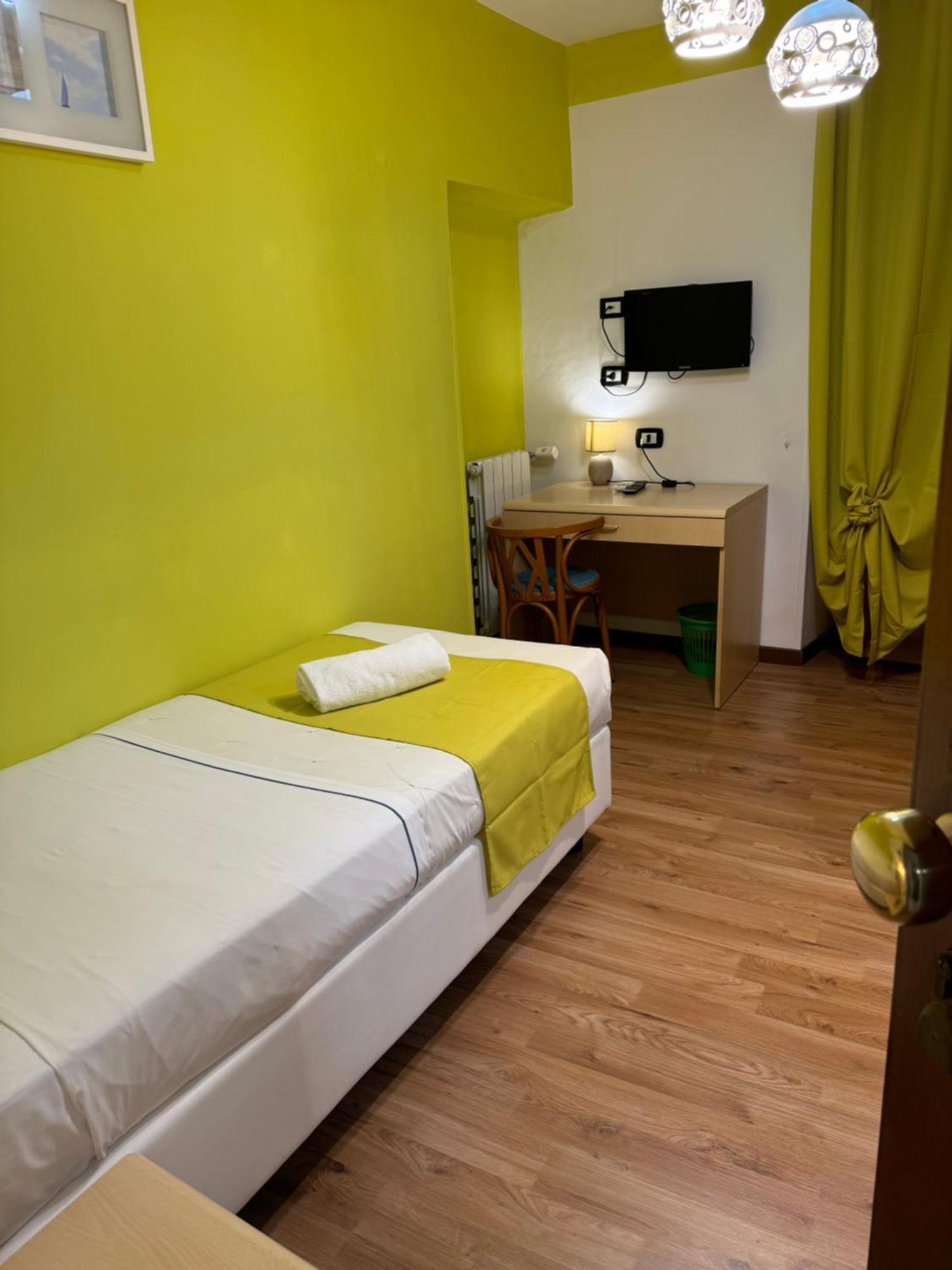 Hotel Veronese Генуя Экстерьер фото