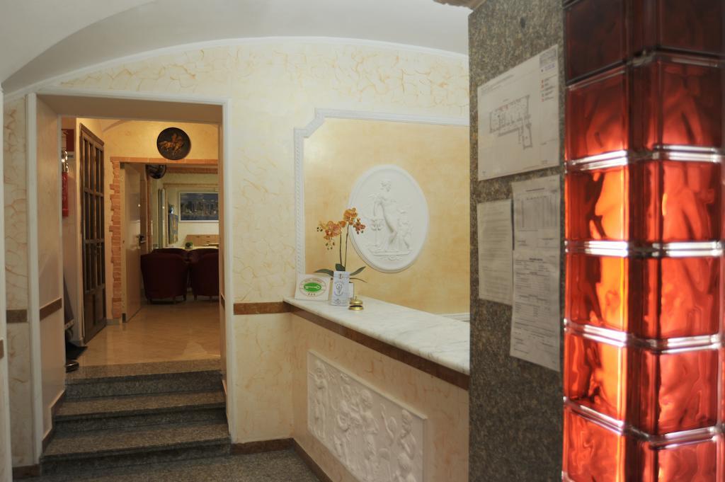 Hotel Veronese Генуя Экстерьер фото