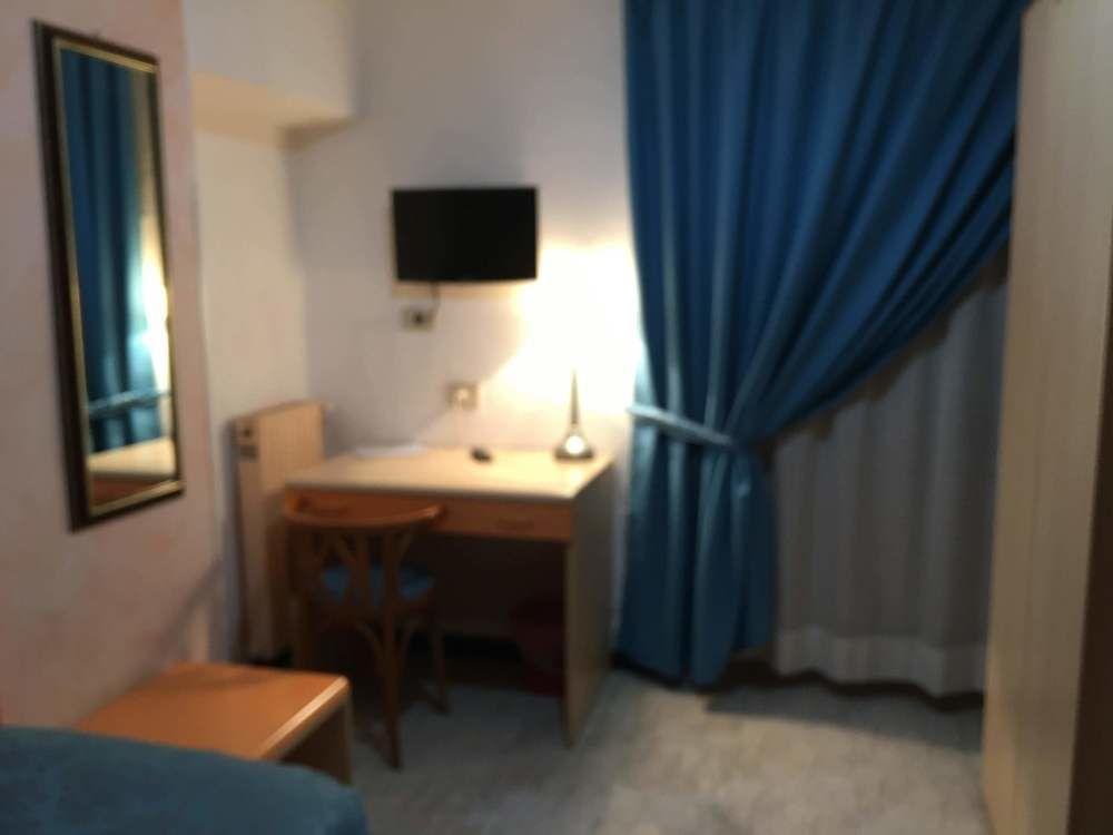 Hotel Veronese Генуя Экстерьер фото