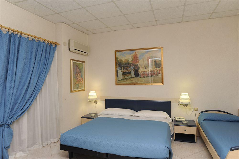 Hotel Veronese Генуя Экстерьер фото
